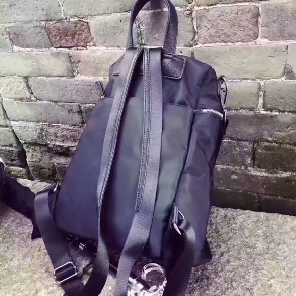 backpack - Picture 3 of 4